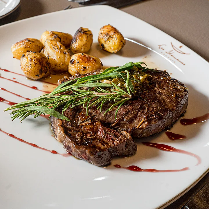 Steak with potatoes and herbs